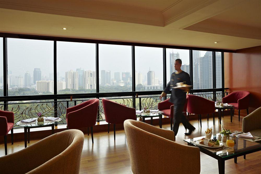 Artotel Gelora Senayan Giacarta Esterno foto