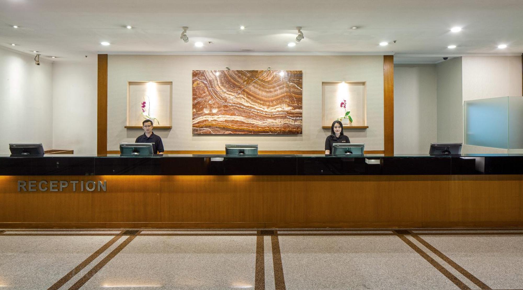 Artotel Gelora Senayan Giacarta Esterno foto