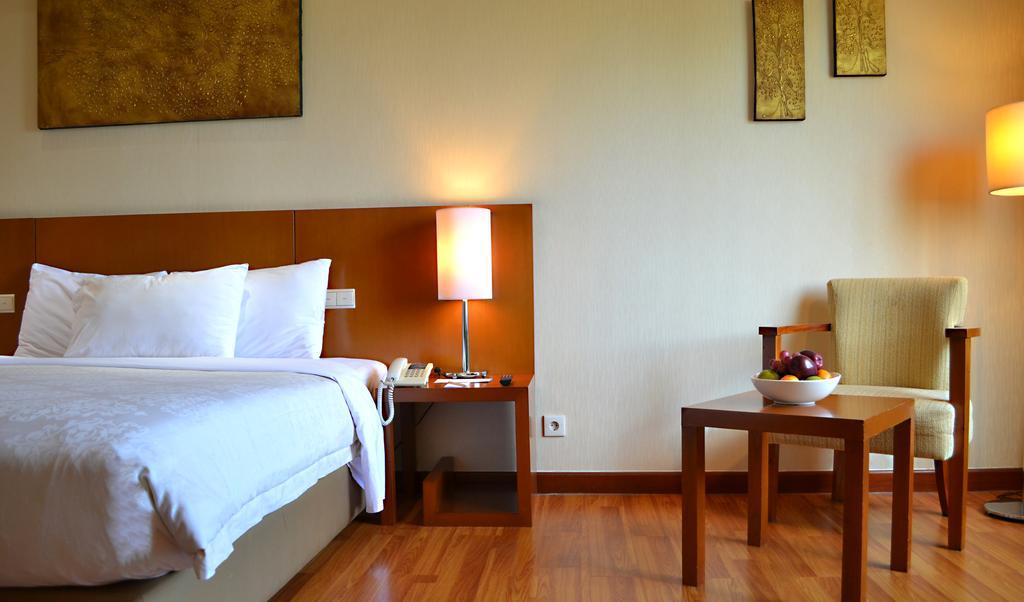 Artotel Gelora Senayan Giacarta Esterno foto
