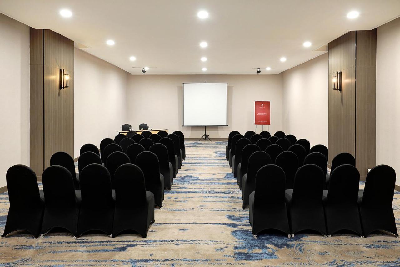 Artotel Gelora Senayan Giacarta Esterno foto
